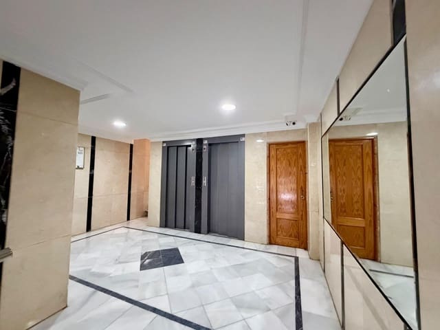 3 quarto Apartamento para venda em Centro, Almeria cidade - 125 000 € (Ref: 10115779)
