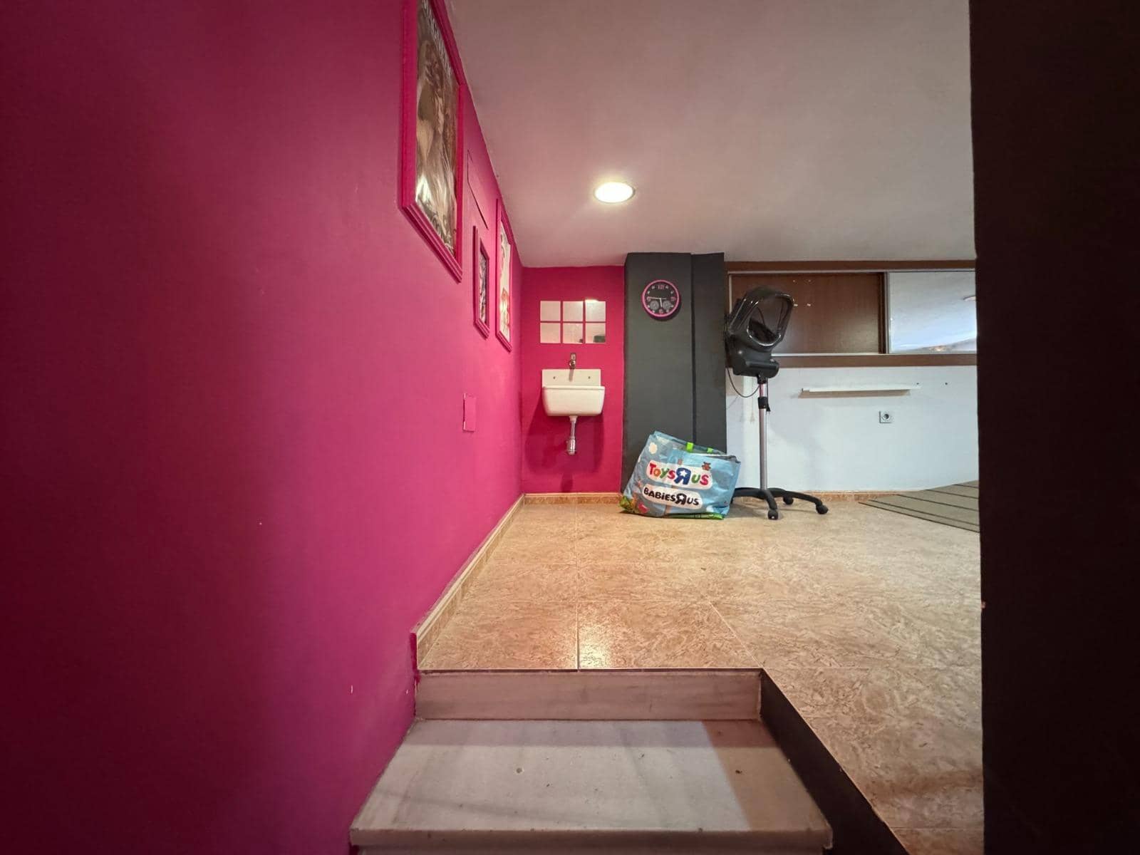 Commerciale in vendita in Almeria citta - 65.000 € (Rif: 10120046)