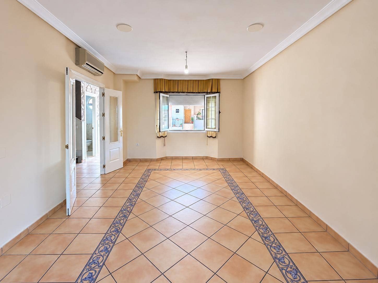 4 bedroom Terraced Villa for sale in Aguadulce (Almeria) with pool garage - € 354,000 (Ref: 10162341)