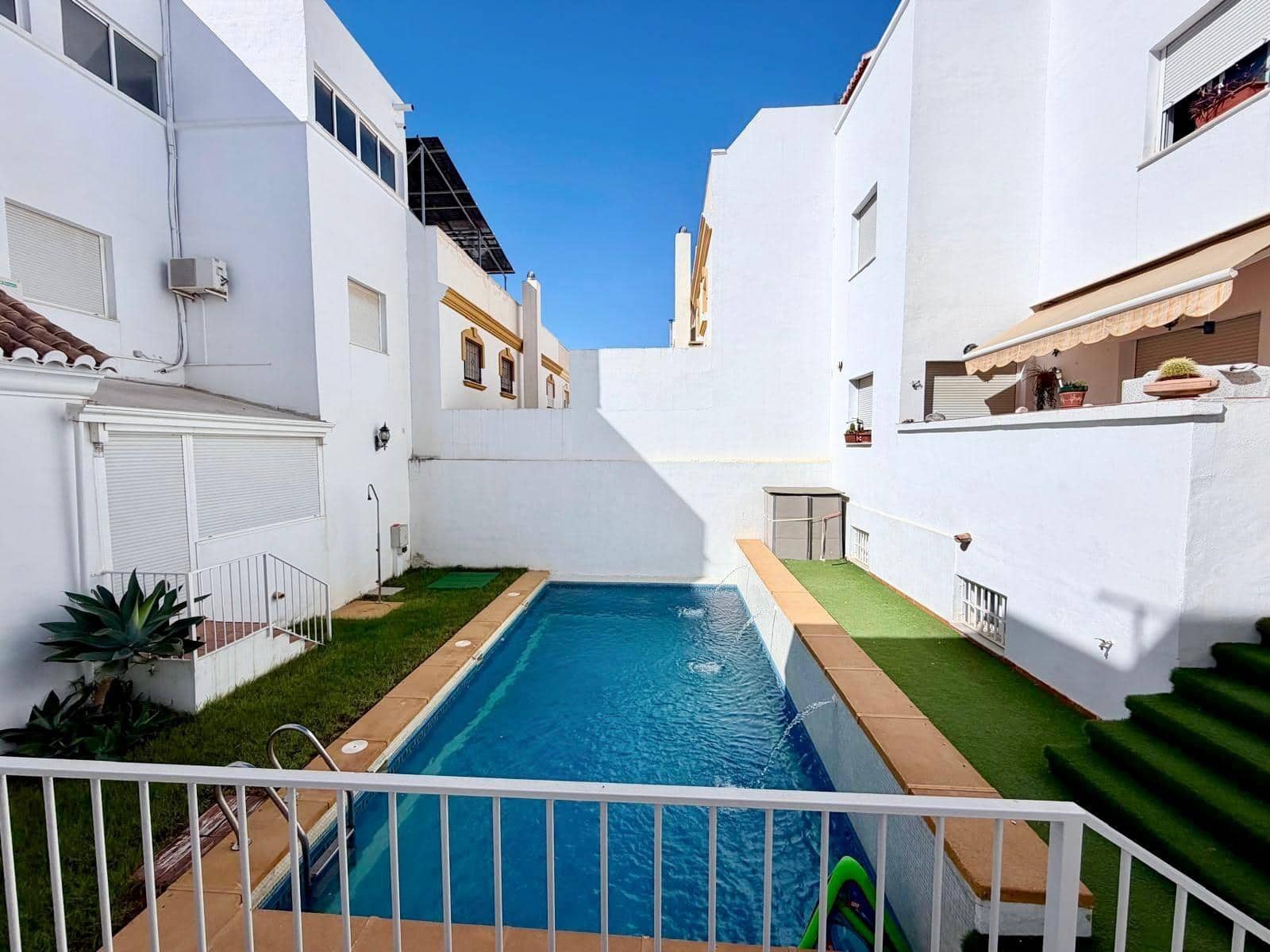 4 bedroom Terraced Villa for sale in Aguadulce (Almeria) with pool garage - € 354,000 (Ref: 10162341)