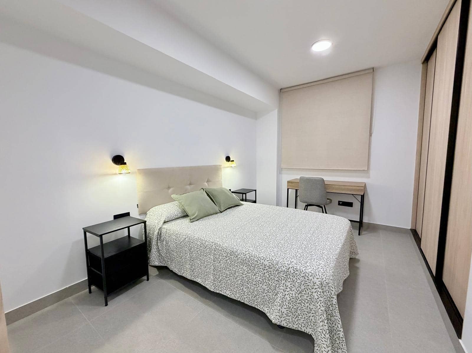 3 bedroom Flat for rent in Almeria city with garage - € 1,100 (Ref: 10166804)