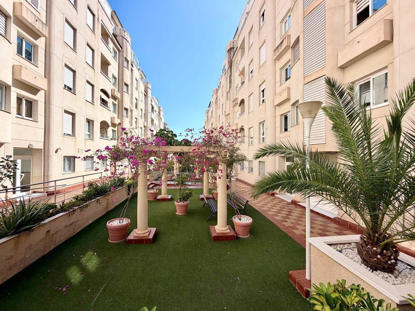 3 bedroom Flat for sale in Aguadulce (Almeria) with pool - € 359,000 (Ref: 10168608)