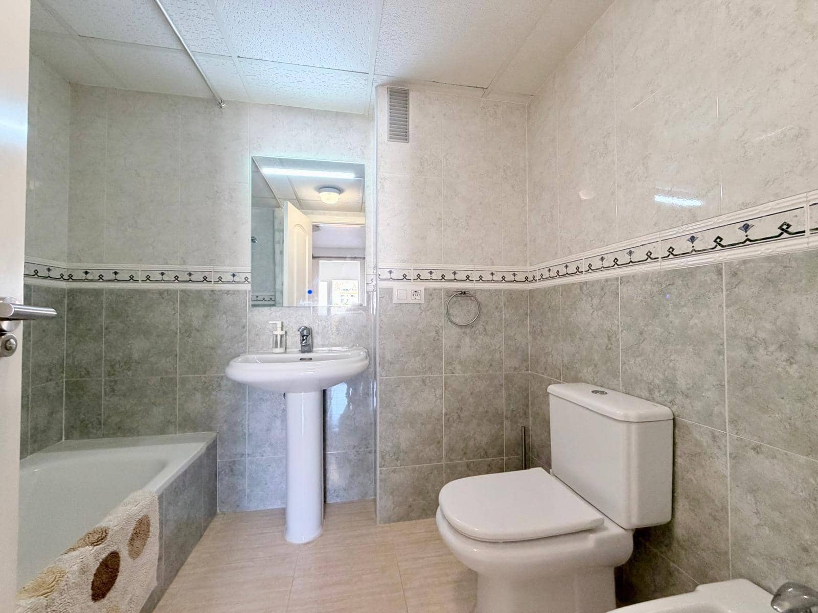 3 soveværelse Lejlighed til leje i Aguadulce (Almeria) - € 850 (Ref: 10171863)