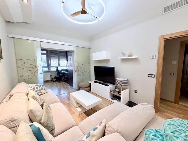 Ático de 3 habitaciones en Aguadulce (Almeria), Roquetas de Mar en alquiler con piscina garaje - 950 € (Ref: 10183049)
