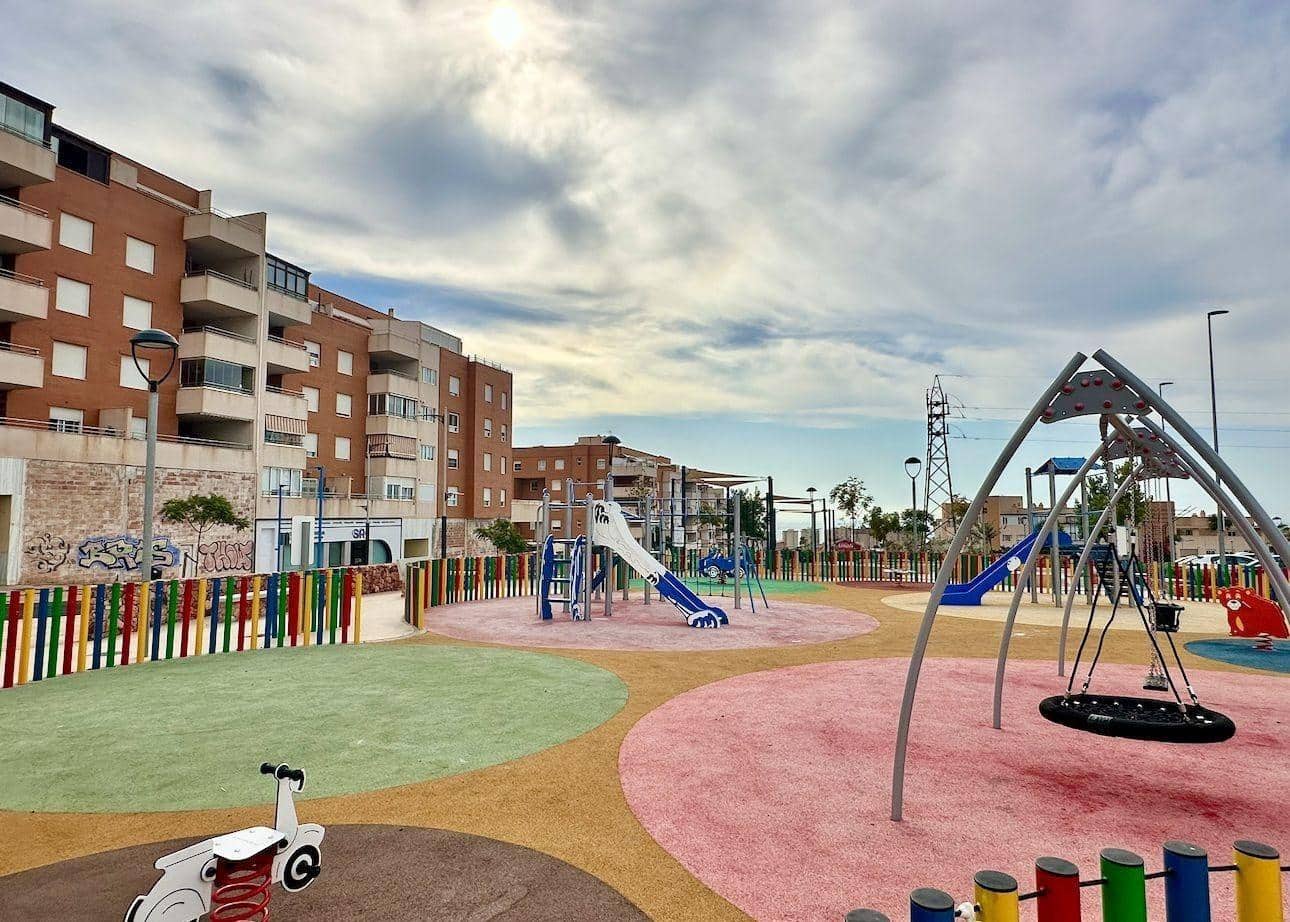 Ático de 3 habitaciones en Aguadulce (Almeria) en alquiler con piscina garaje - 950 € (Ref: 10183049)
