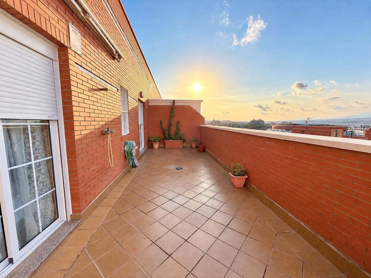 3 Zimmer Penthouse zu verkaufen in Roquetas de Mar mit Garage - 280.000 € (Ref: 10185084)