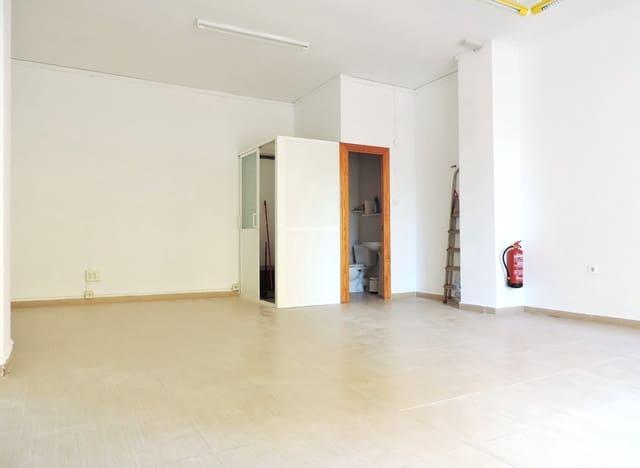 Kommersiell att hyra i Nueva Andalucía, Almería stad - 425 € (Ref: 6966374)