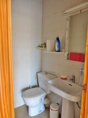 Kommersiell att hyra i Nueva Andalucía, Almería stad - 425 € (Ref: 6966374)