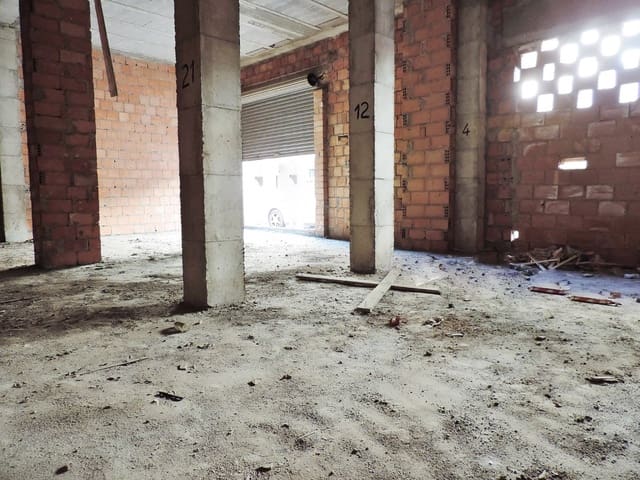 Komercyjne na sprzedaż w Miasto Almería - 68 000 € (Ref: 6998416)