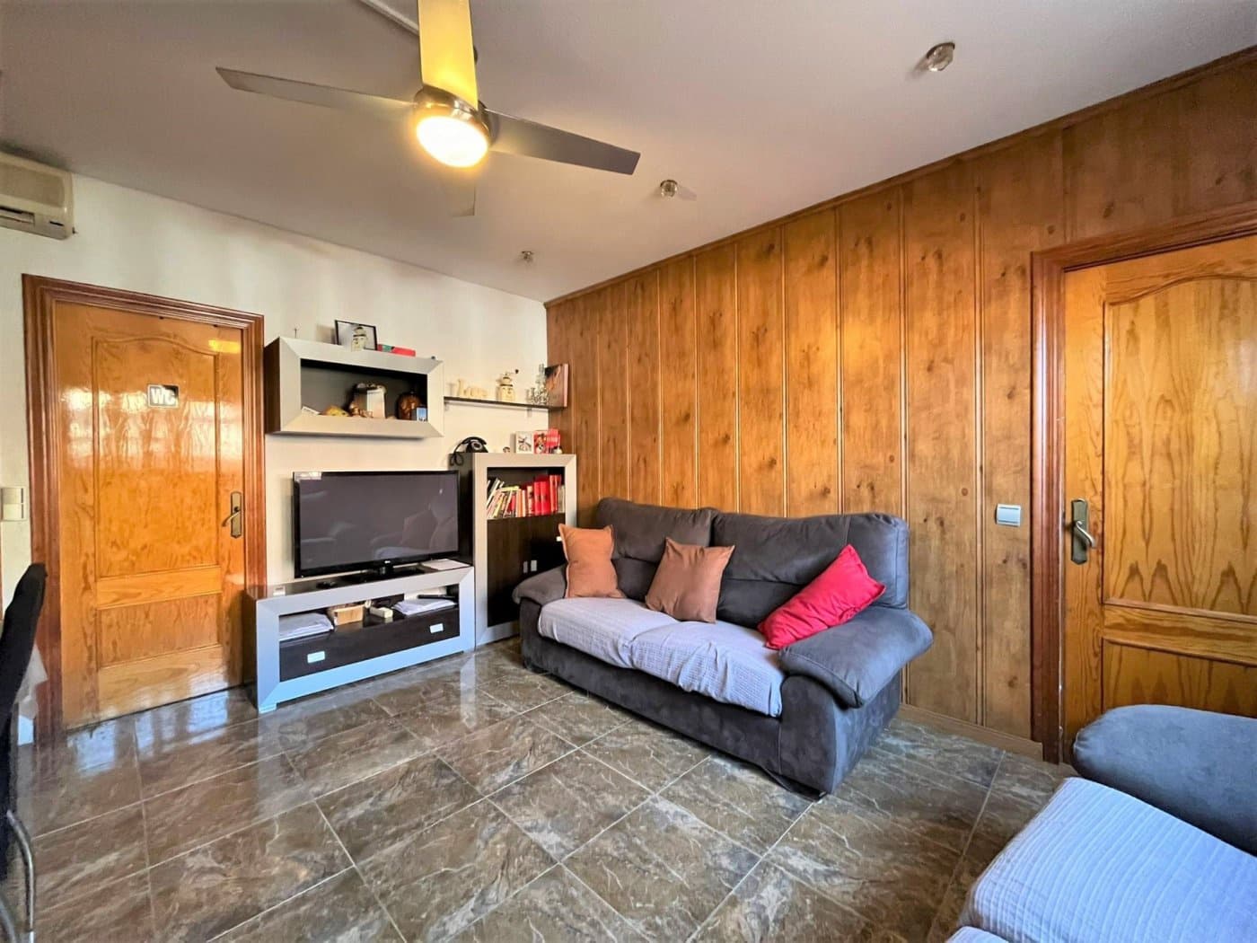 4 soveværelse Villa til salg i Roquetas de Mar med garage - € 210.000 (Ref: 7152989)