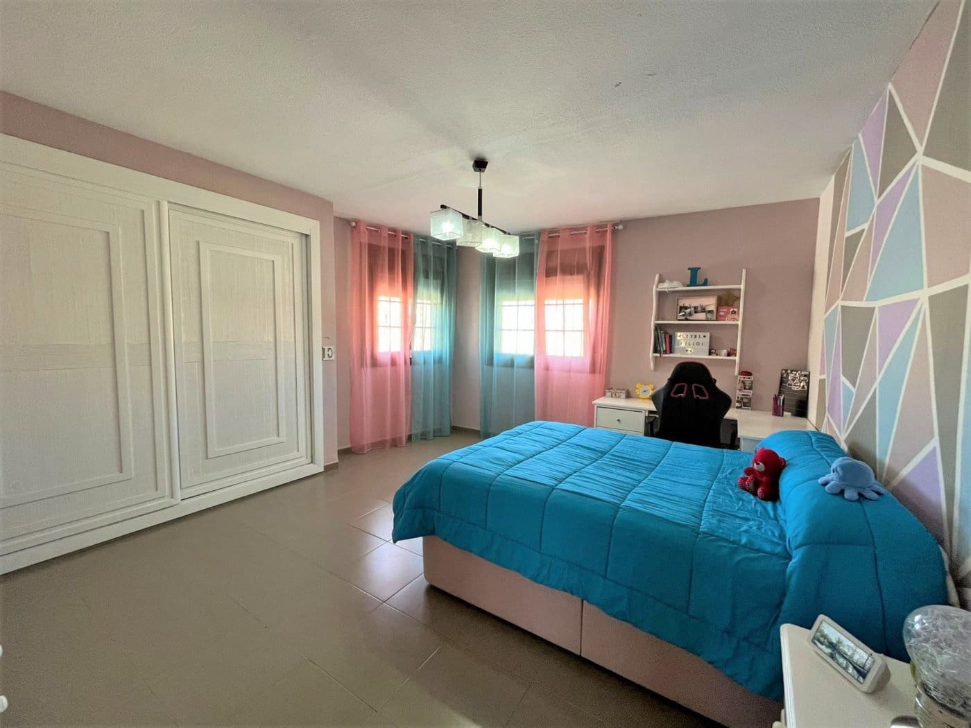 4 soveværelse Villa til salg i Roquetas de Mar med garage - € 210.000 (Ref: 7152989)