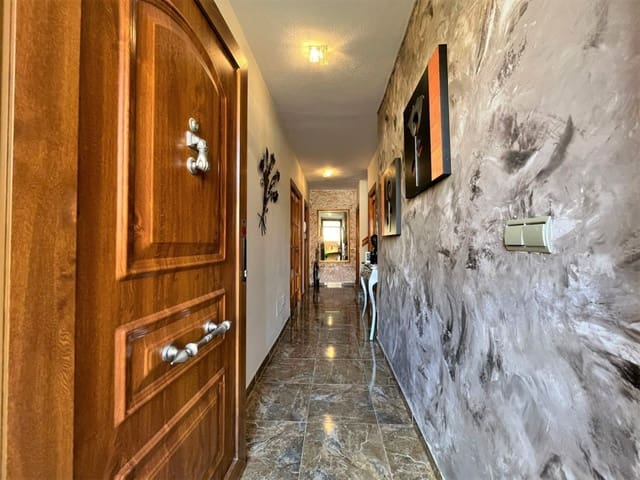 4 soveværelse Villa til salg i Roquetas de Mar med garage - € 210.000 (Ref: 7152989)