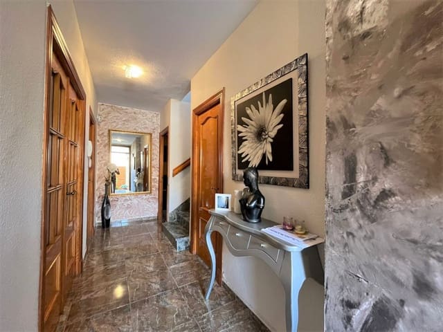 4 soveværelse Villa til salg i Roquetas de Mar med garage - € 210.000 (Ref: 7152989)