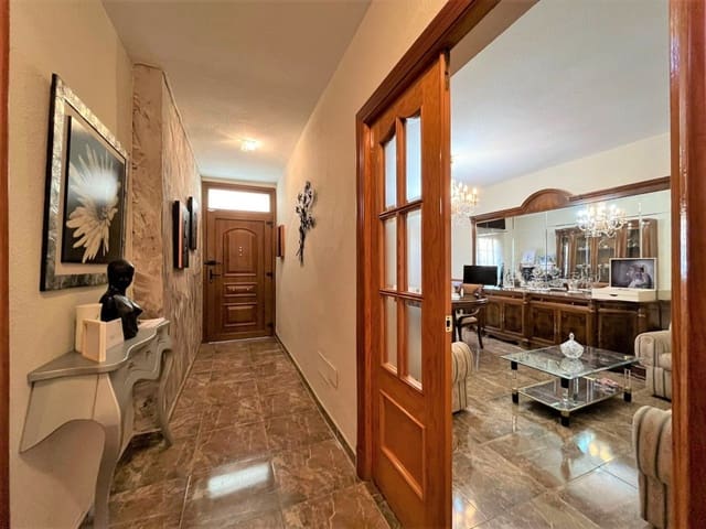 4 soveværelse Villa til salg i Roquetas de Mar med garage - € 210.000 (Ref: 7152989)