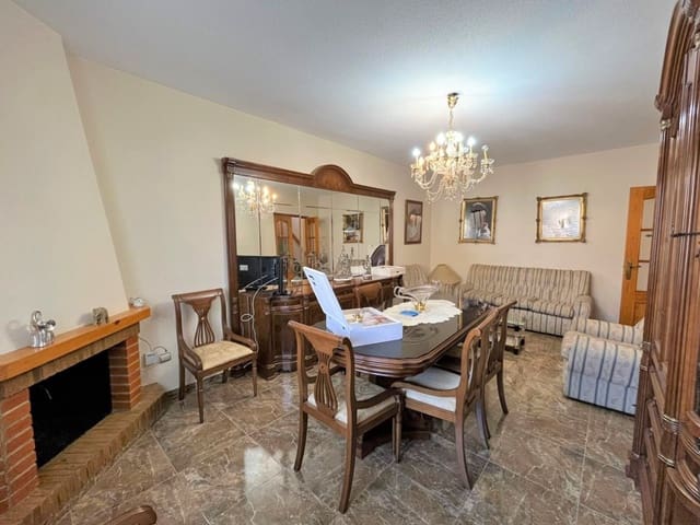 4 soveværelse Villa til salg i Roquetas de Mar med garage - € 210.000 (Ref: 7152989)