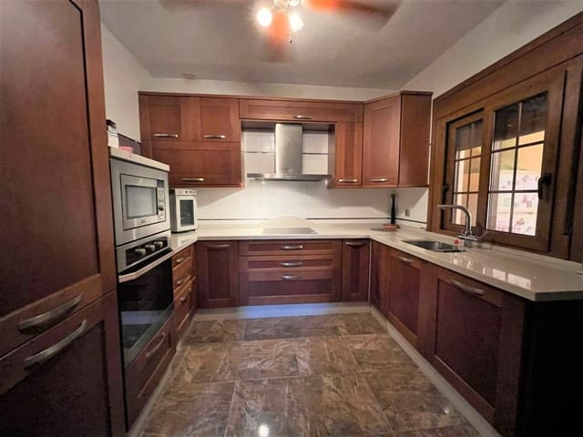 4 soveværelse Villa til salg i Roquetas de Mar med garage - € 210.000 (Ref: 7152989)