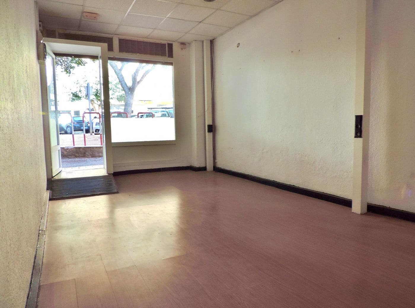 Erhverv til salg i Almeria by - € 45.000 (Ref: 7251874)