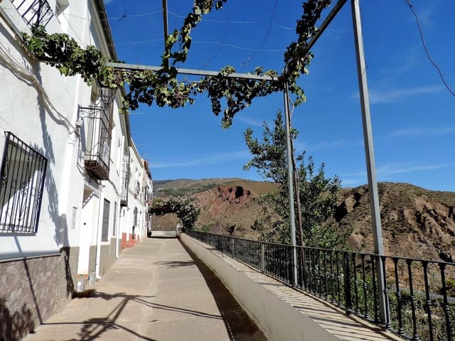 4 makuuhuone Omakotitalo myytävänä paikassa Canjáyar - 44 000 € (Ref: 7836823)