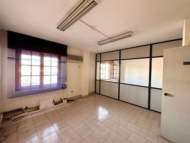 Kontor till salu i Roquetas de Mar - 110 000 € (Ref: 8051141)