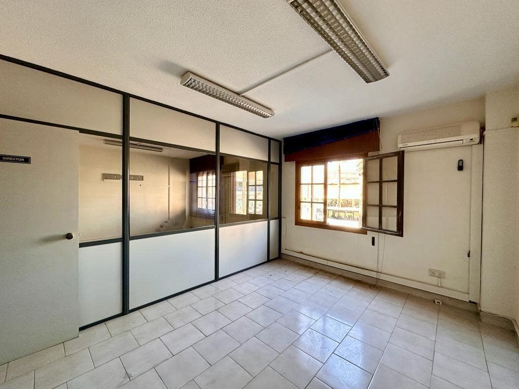 Kontor til salgs i Roquetas de Mar - € 110 000 (Ref: 8051141)