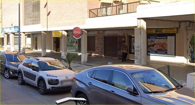 4 slaapkamer Commercieel te koop in Almería stad - € 129.000 (Ref: 8319277)