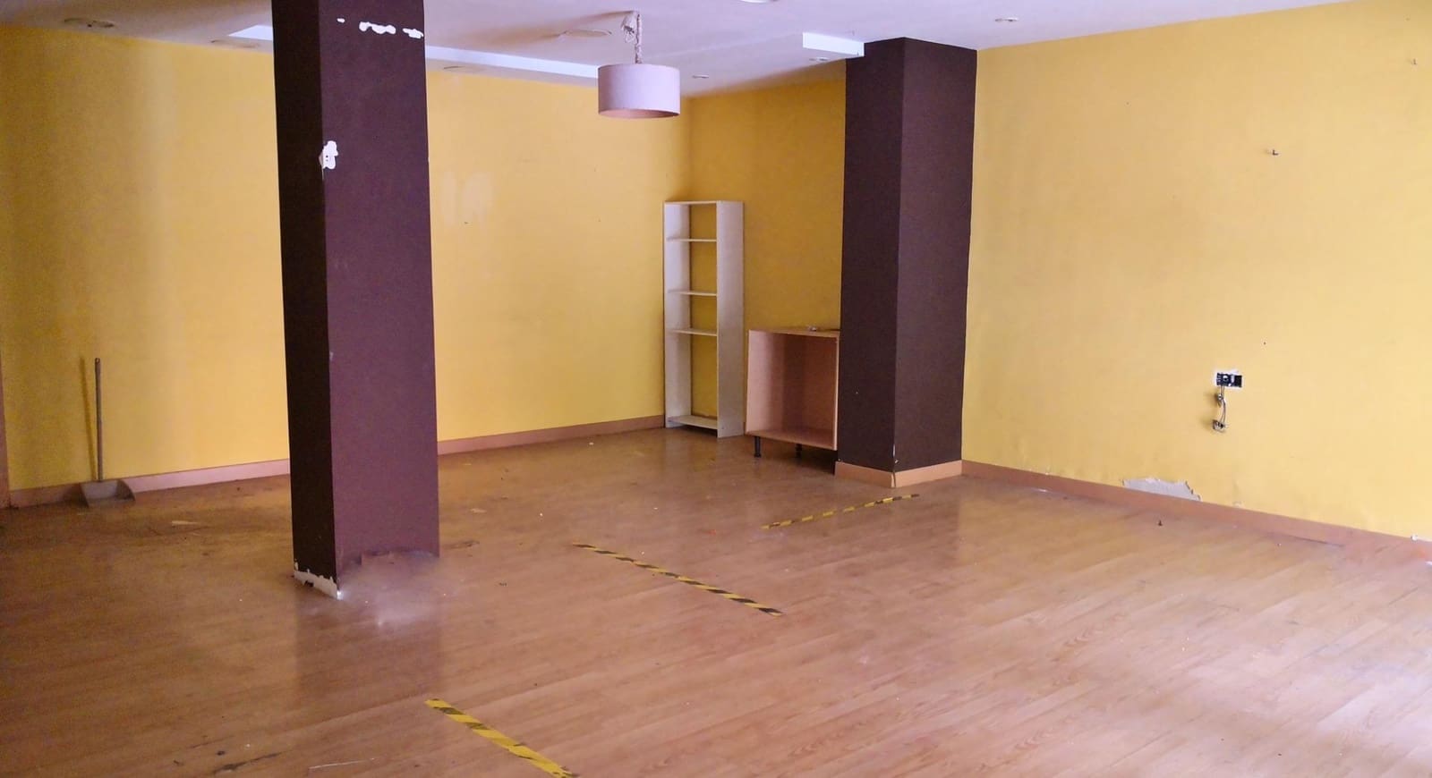 4 makuuhuone Kaupallinen myytävänä paikassa Almeria kaupunki - 129 000 € (Ref: 8319277)