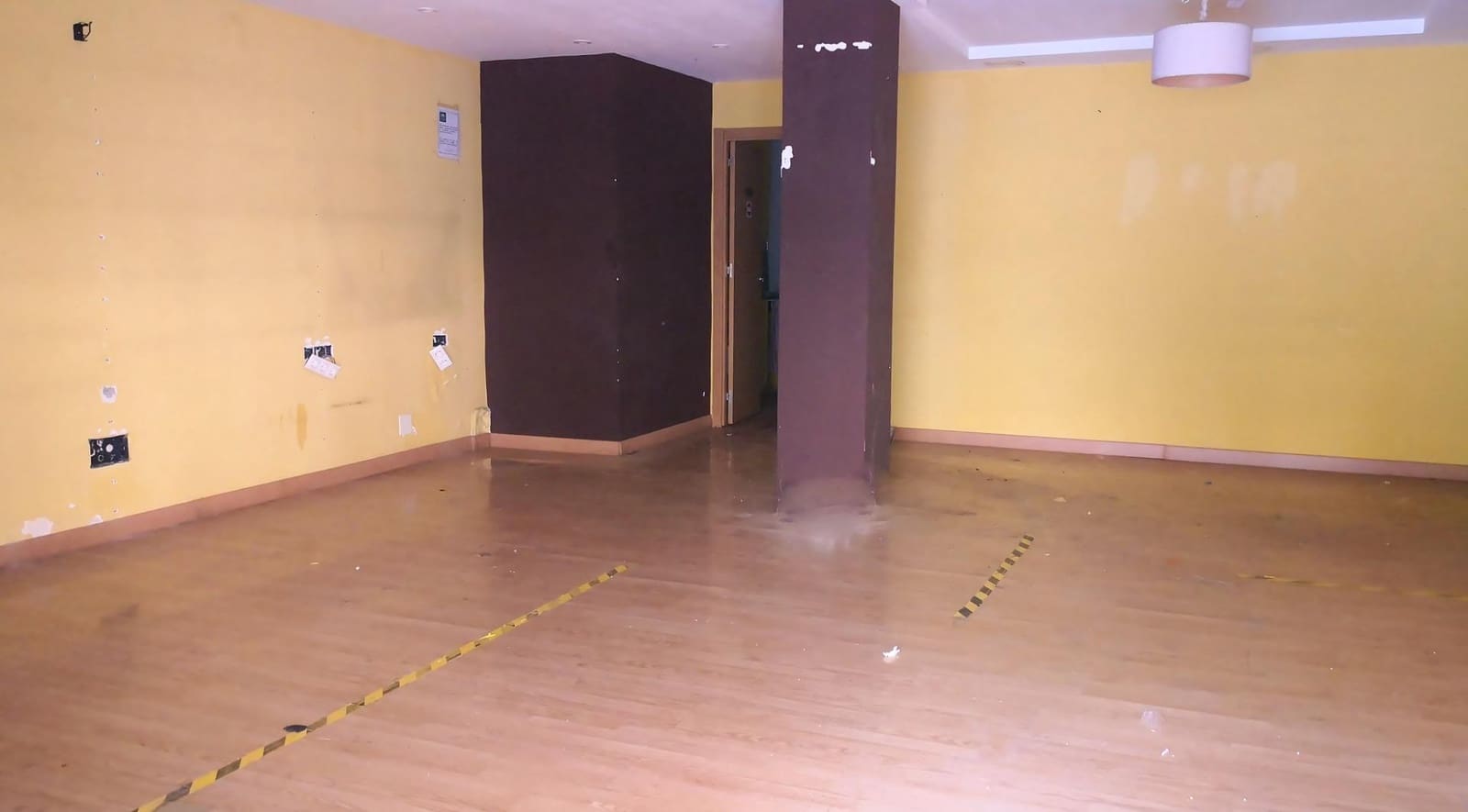 4 makuuhuone Kaupallinen myytävänä paikassa Almeria kaupunki - 129 000 € (Ref: 8319277)