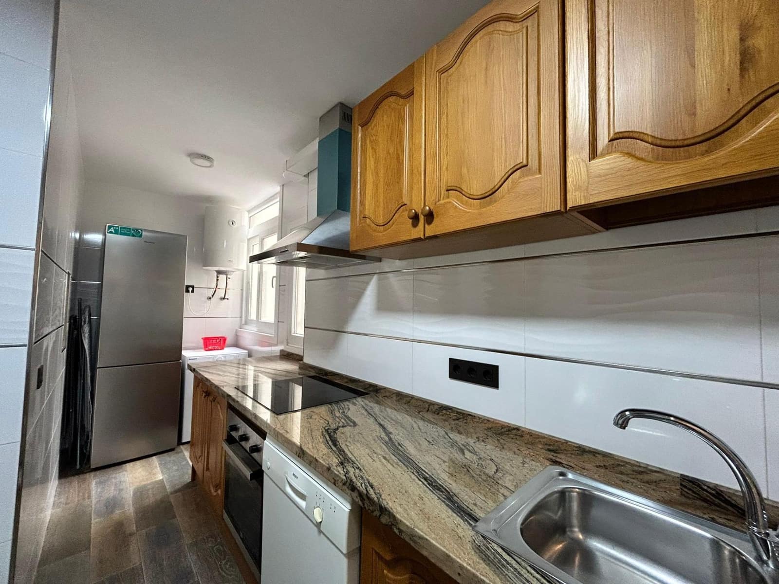 4 Zimmer Apartment zu vermieten in Almeria Stadt - 275 € (Ref: 8407237)