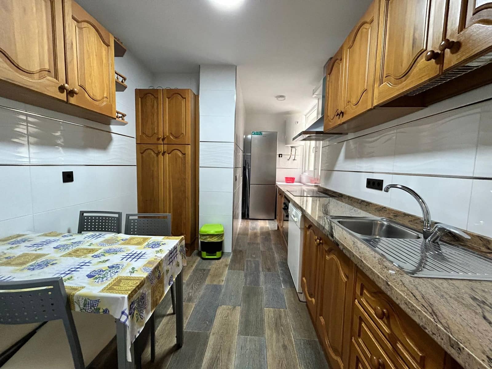 4 Zimmer Apartment zu vermieten in Almeria Stadt - 275 € (Ref: 8407237)