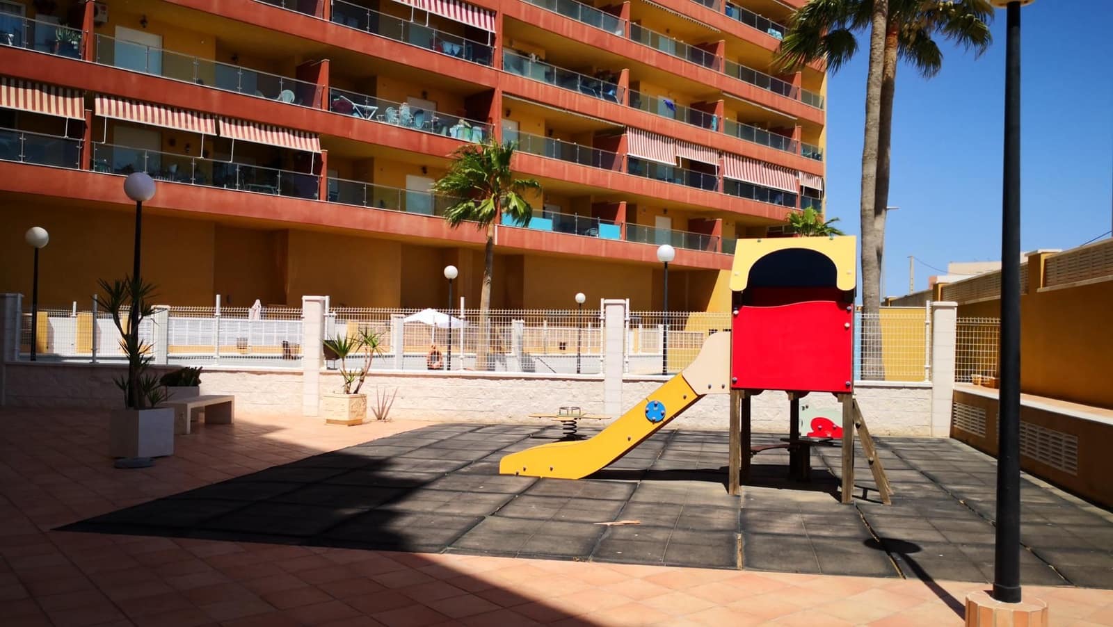 1 quarto Apartamento para venda em Roquetas de Mar com piscina - 99 000 € (Ref: 8442486)