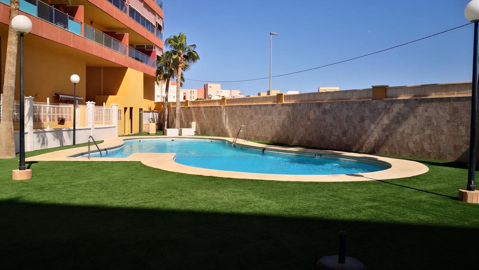 1 quarto Apartamento para venda em Roquetas de Mar com piscina - 99 000 € (Ref: 8442486)