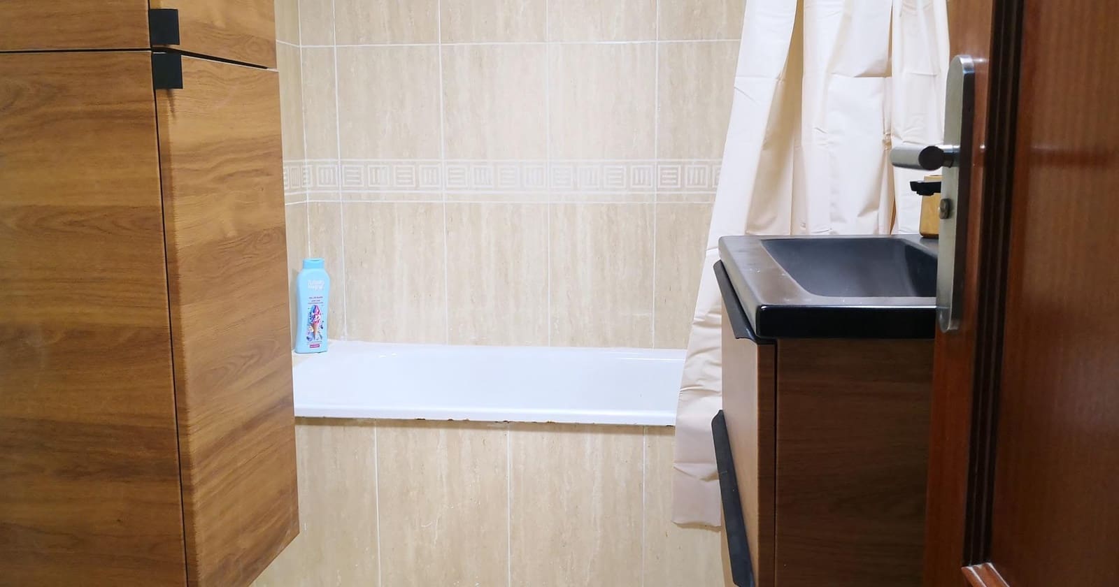 Flat for sale in Roquetas de Mar with pool - € 99,000 (Ref: 8442487)