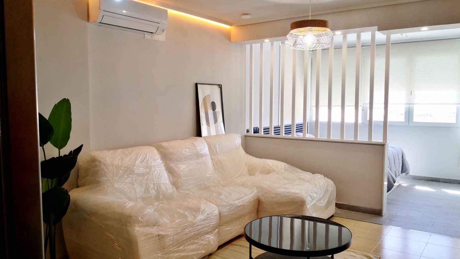 Flat for sale in Roquetas de Mar with pool - € 99,000 (Ref: 8442487)