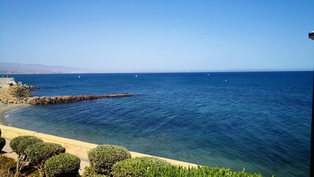 Leilighet til salgs i Roquetas de Mar med svømmebasseng - € 99 000 (Ref: 8442487)