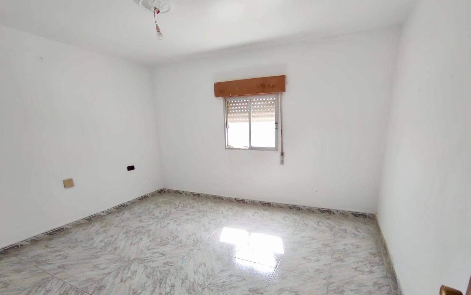 5 soveværelse Byhus til salg i Abla med garage - € 85.000 (Ref: 8523112)