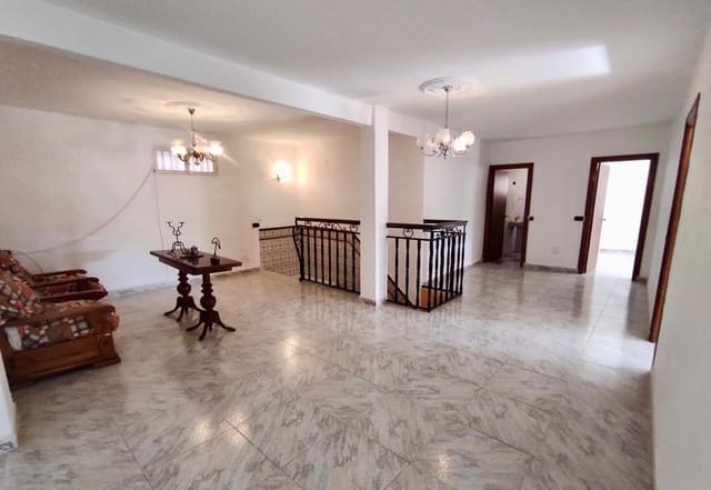 5 soveværelse Byhus til salg i Abla med garage - € 85.000 (Ref: 8523112)