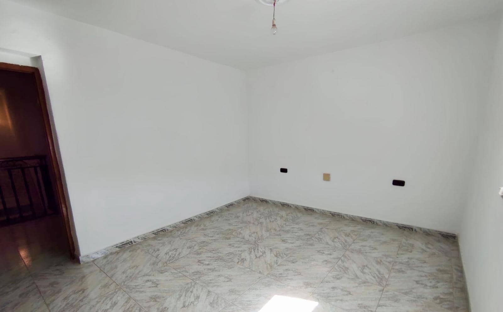 5 soveværelse Byhus til salg i Abla med garage - € 85.000 (Ref: 8523112)