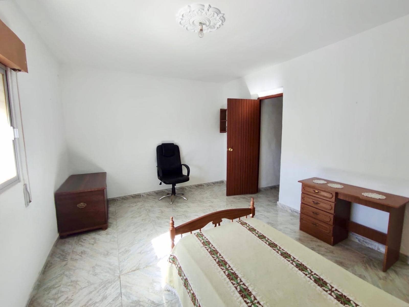 5 soveværelse Byhus til salg i Abla med garage - € 85.000 (Ref: 8523112)