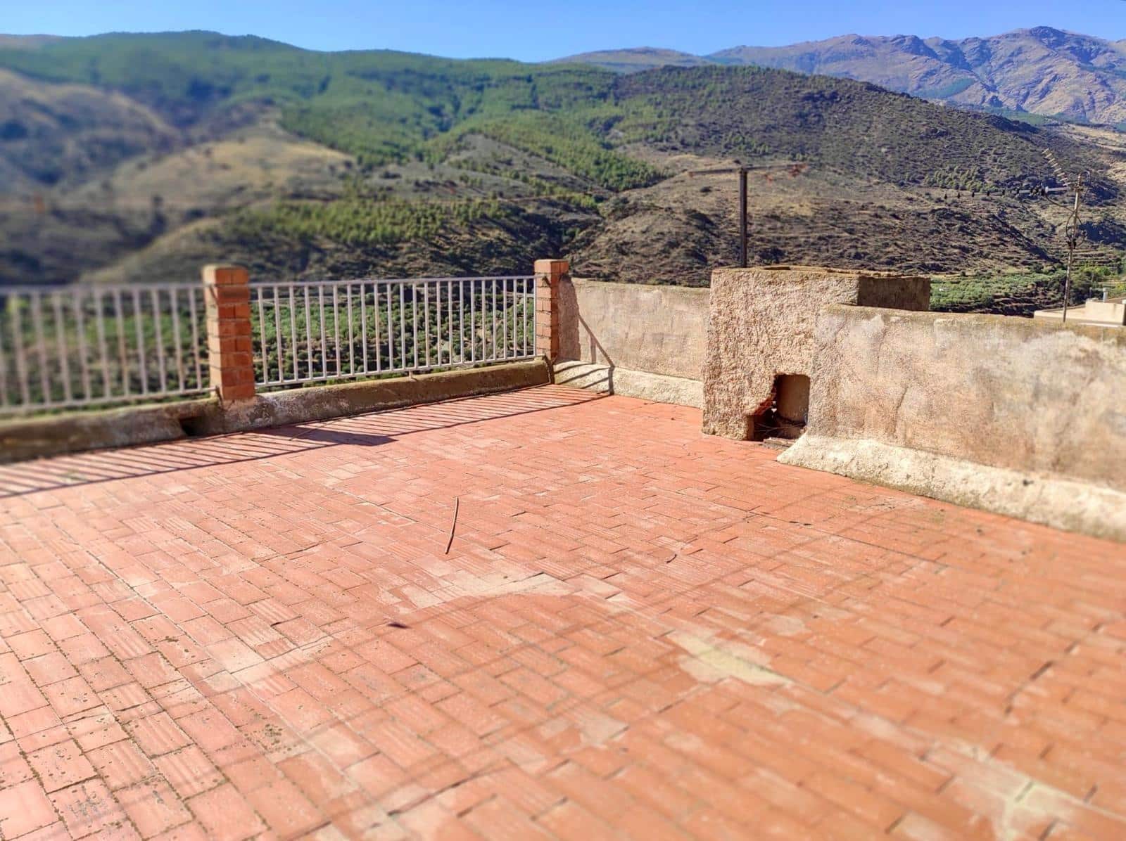 5 soveværelse Byhus til salg i Abla med garage - € 85.000 (Ref: 8523112)