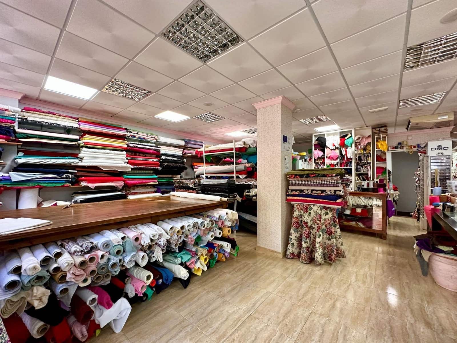 Commerciale in vendita in El Parador de las Hortichuelas - 320.000 € (Rif: 8542275)