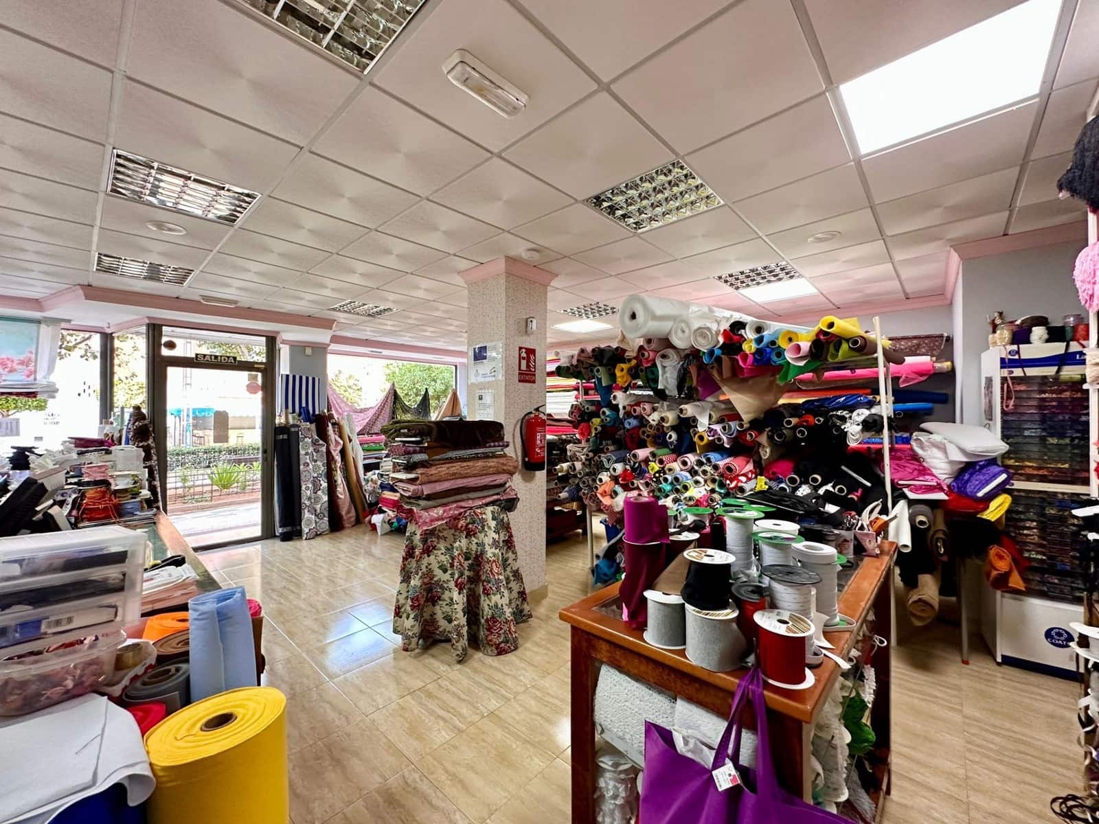 Commerciale in vendita in El Parador de las Hortichuelas - 320.000 € (Rif: 8542275)