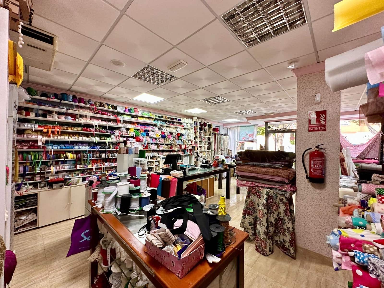 Commerciale in vendita in El Parador de las Hortichuelas - 320.000 € (Rif: 8542275)