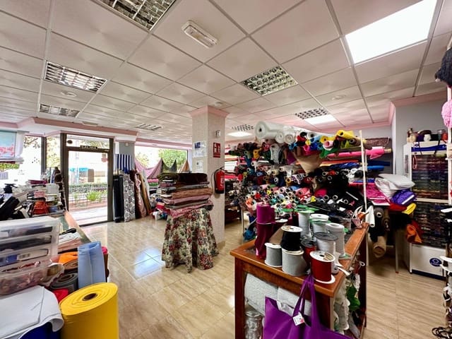 Commerciale in vendita in El Parador de las Hortichuelas, Roquetas de Mar - 320.000 € (Rif: 8542275)
