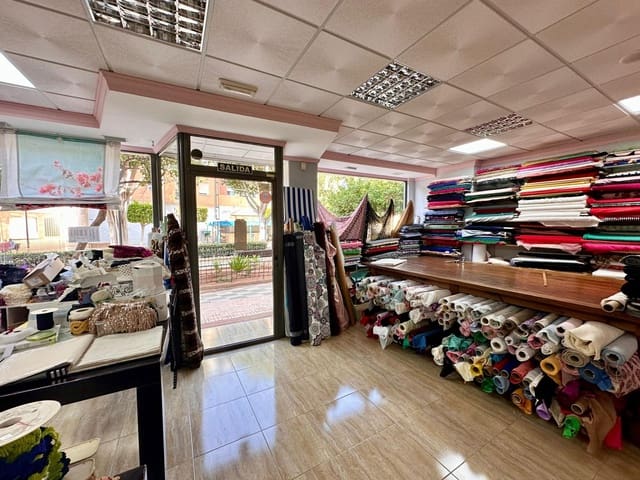 Commerciale in vendita in El Parador de las Hortichuelas, Roquetas de Mar - 320.000 € (Rif: 8542275)