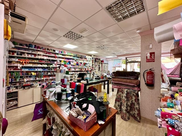 Commerciale in vendita in El Parador de las Hortichuelas, Roquetas de Mar - 320.000 € (Rif: 8542275)