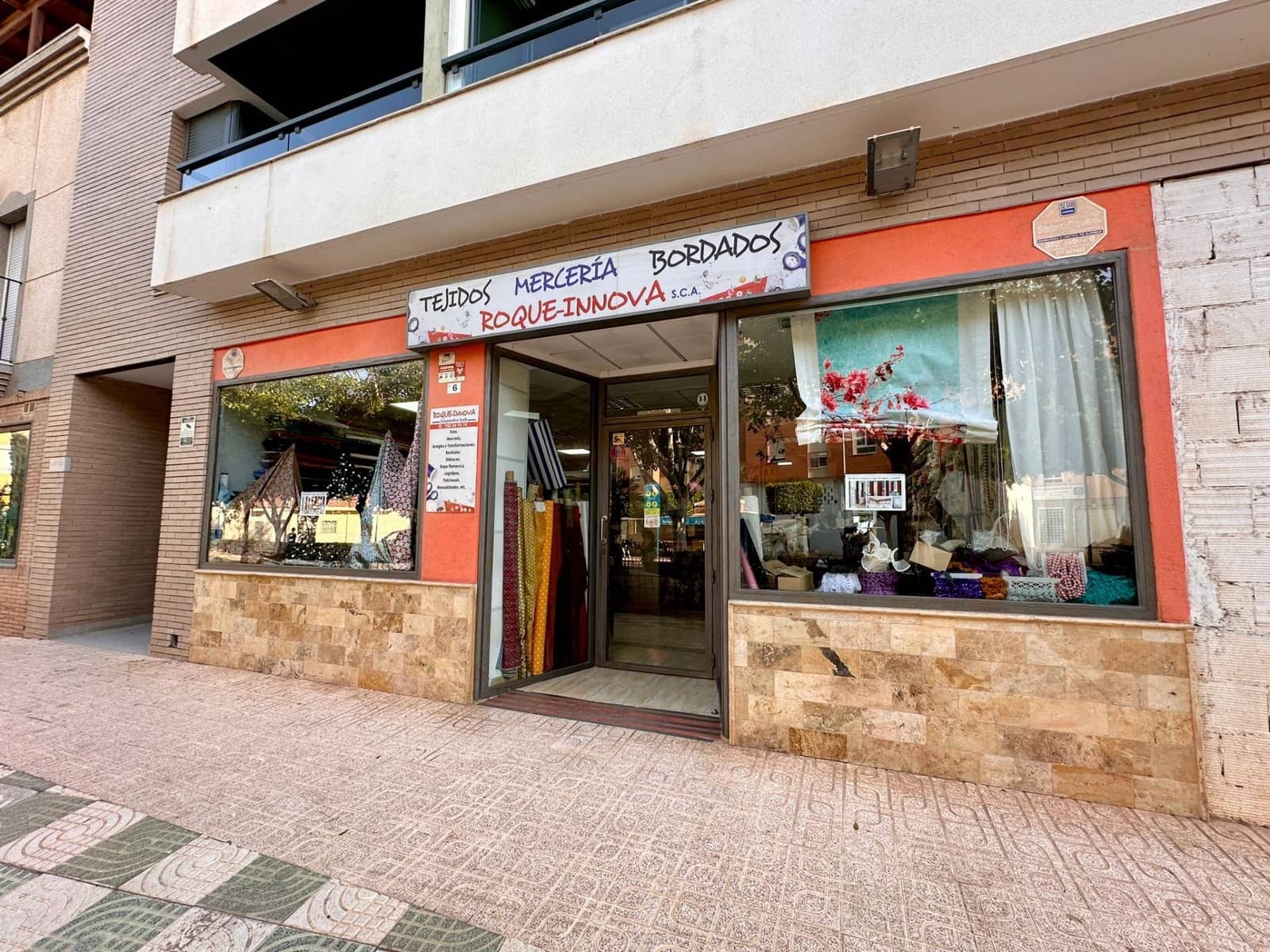 Commerciale in vendita in El Parador de las Hortichuelas - 320.000 € (Rif: 8542275)