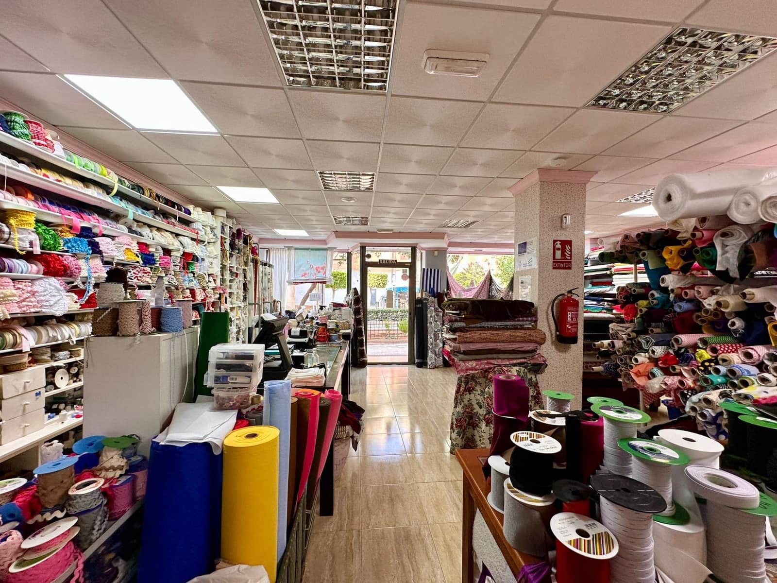 Commerciale in vendita in El Parador de las Hortichuelas - 320.000 € (Rif: 8542275)