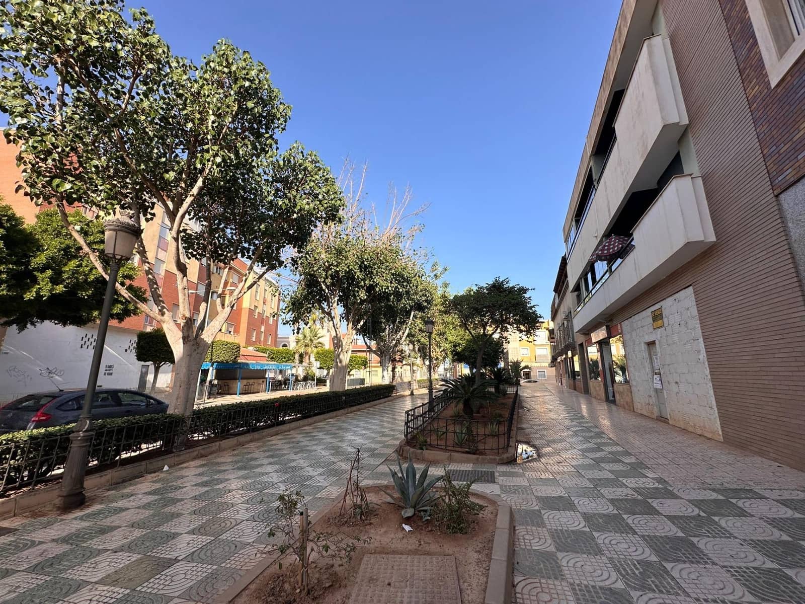 Commerciale in vendita in El Parador de las Hortichuelas - 320.000 € (Rif: 8542275)