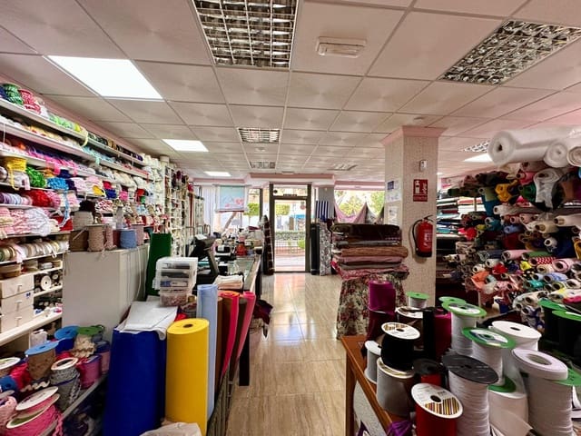 Commerciale in vendita in El Parador de las Hortichuelas, Roquetas de Mar - 320.000 € (Rif: 8542275)