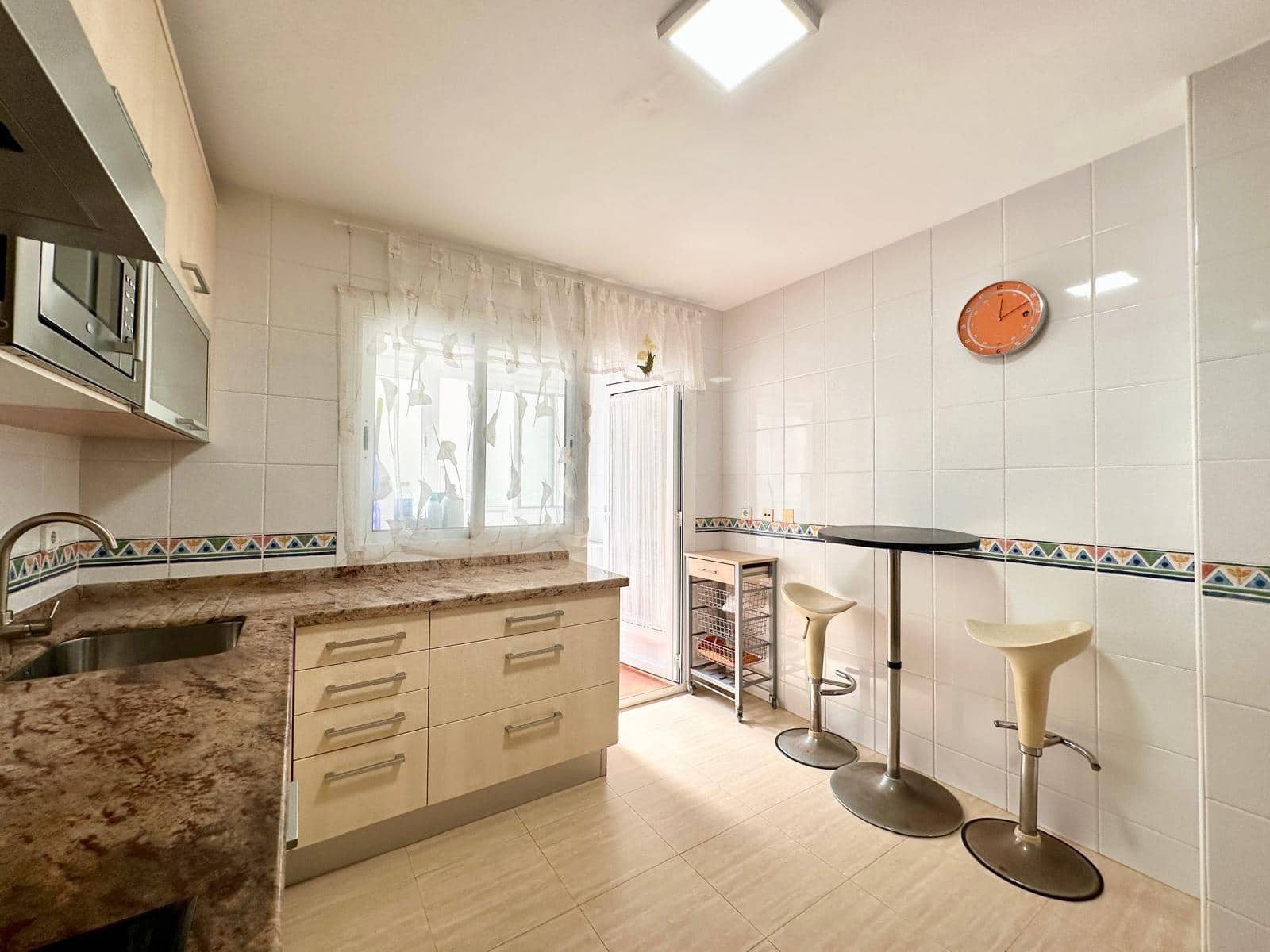 3 slaapkamer Flat te huur in Aguadulce (Almeria) met zwembad - € 800 (Ref: 8544650)